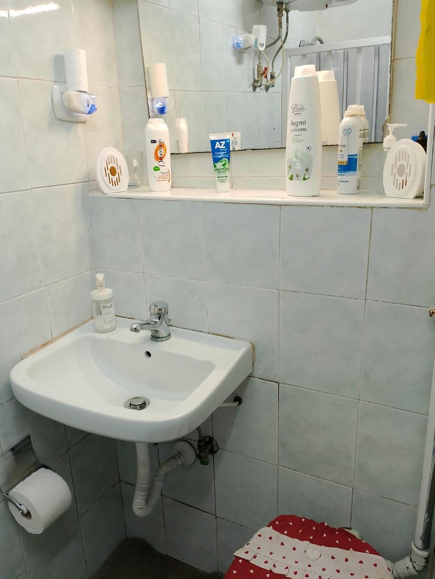 Family Home Napoli Bagian luar foto